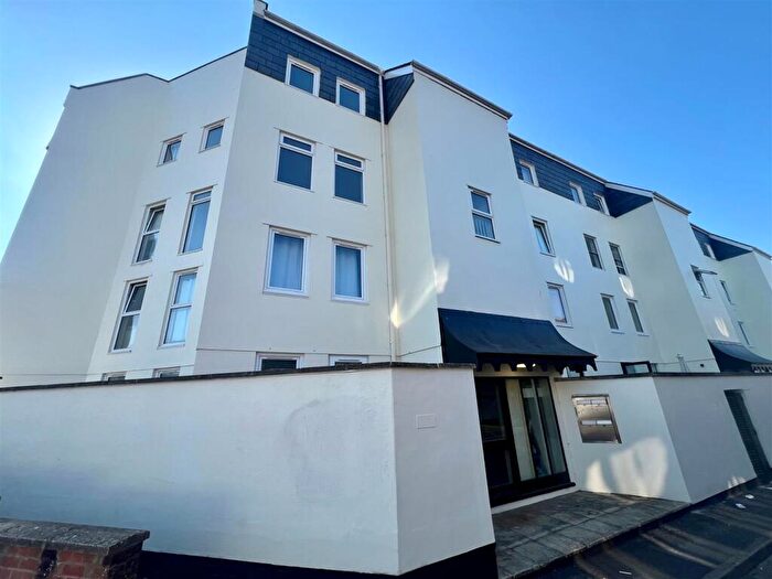 1 Bedroom Flat To Rent In Berkeley Court, High Street, GL52