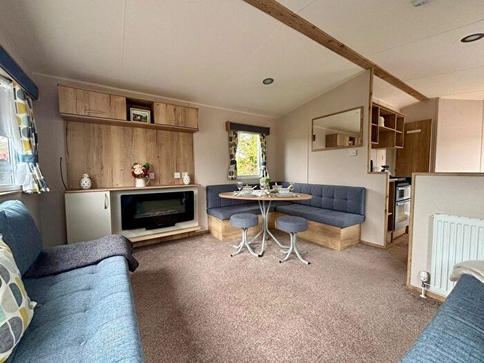 2 Bedroom Park Home For Sale In Carlton, Saxmundham, IP17