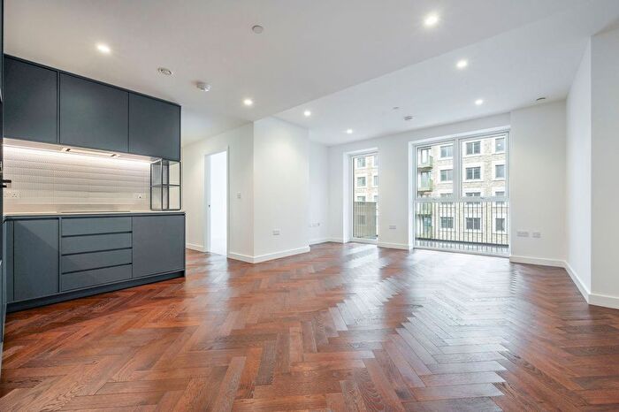 2 Bedroom Flat To Rent In Ribbon Lane, London, NW2