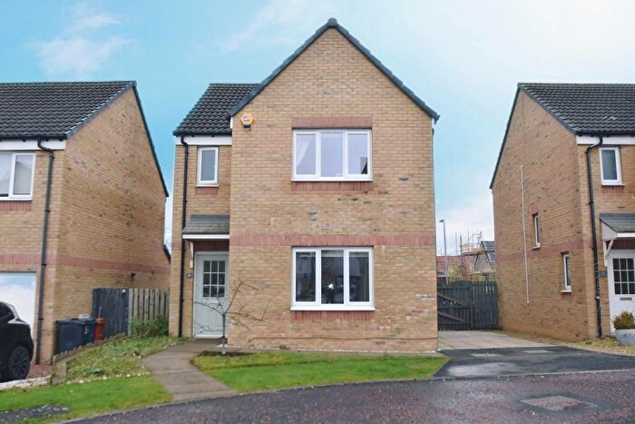 3 Bedroom Villa For Sale In Farm Wynd, Woodilee, G66