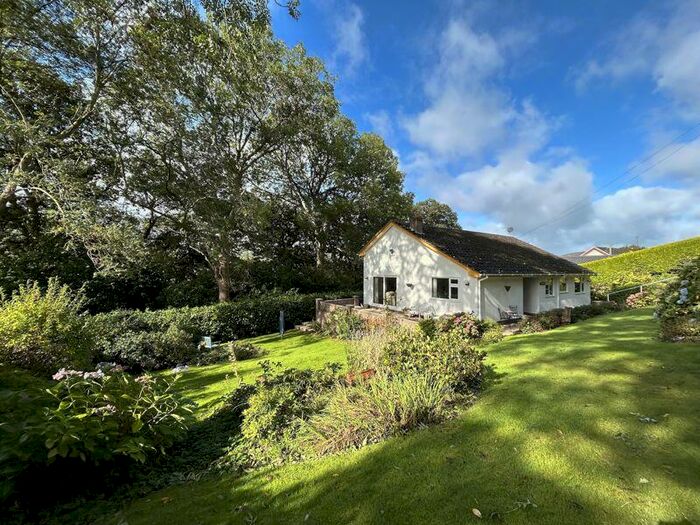 3 Bedroom Detached Bungalow For Sale In Iolyn Park, Conwy, LL32