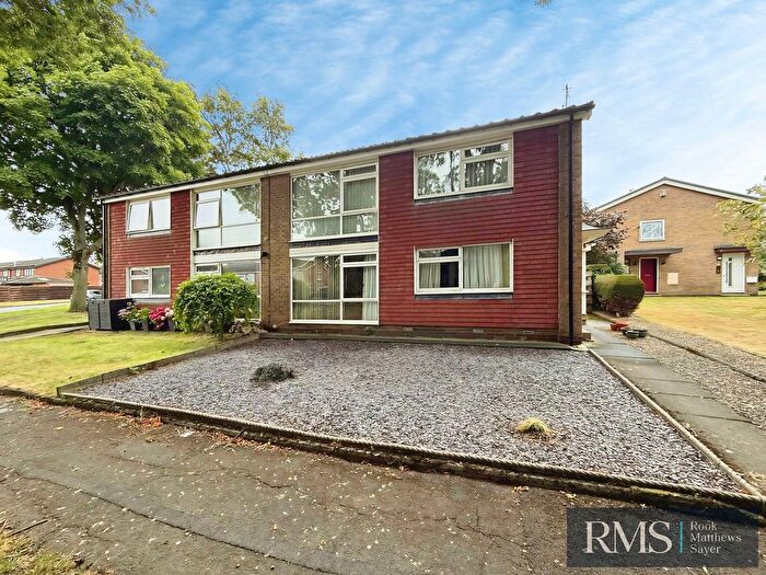 2 Bedroom Flat For Sale In Beacon Drive, Newcastle Upon Tyne, NE13