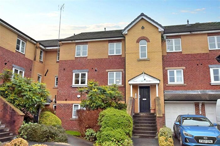 3 Bedroom Apartment For Sale In Cherry Court, Headingley, Leeds, West Yorkshire, LS6