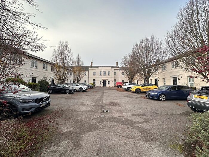 2 Bedroom Flat For Sale In Arbour Lane, Chelmsford, CM1