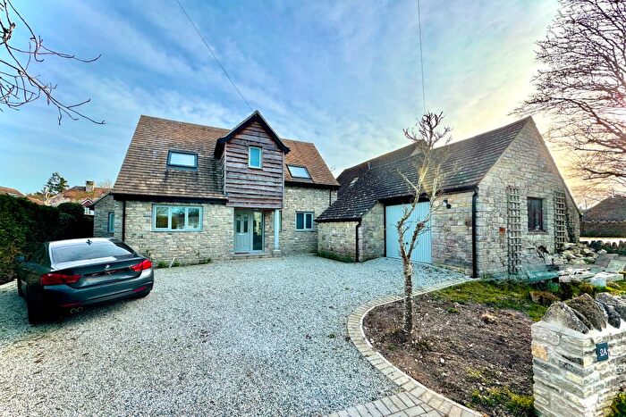 4 Bedroom Detached House For Sale In Townsend Road, Corfe Castle, BH20