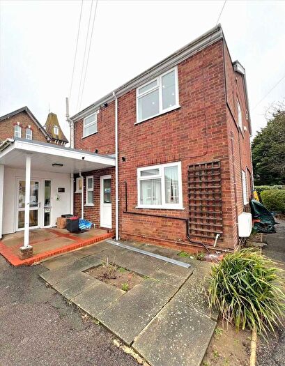 2 Bedroom Flat To Rent In Hythe Road, Ashford, TN24