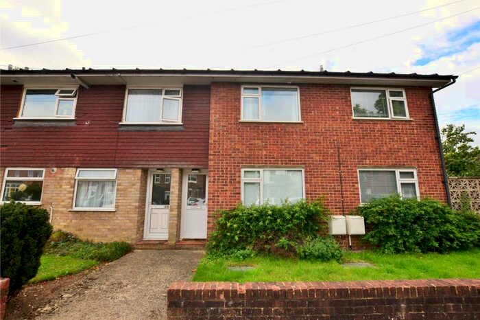 2 Bedroom Maisonette To Rent In Netley Street, Farnborough, Hampshire, GU14