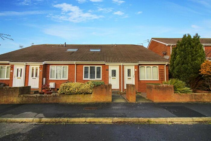 1 Bedroom Bungalow To Rent In The Ridings, Redhouse Farm, Whitley Bay NE25