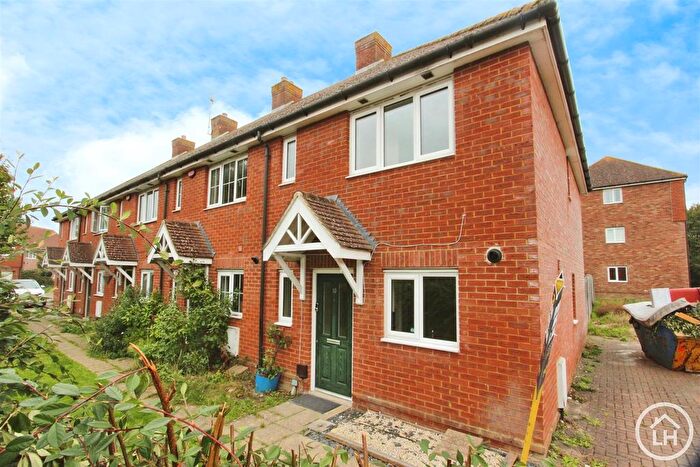 2 Bedroom End Of Terrace House To Rent In Limehouse Court, Sittingbourne, ME10