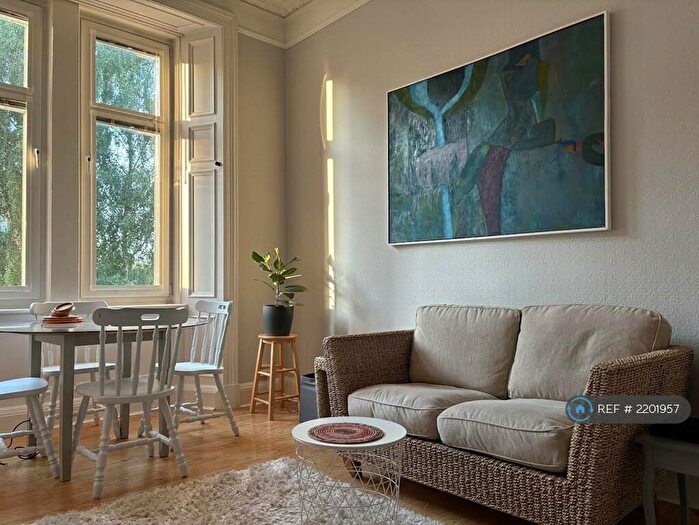 2 Bedroom Flat To Rent In Fountainhall Road, Edinburgh, EH9