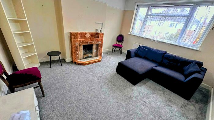 2 Bedroom Mobile Home To Rent In Imperial Close, North Harrow, HA2