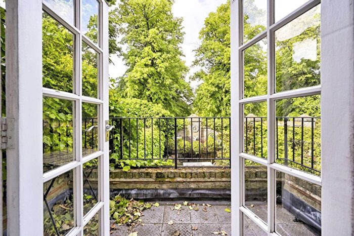 2 Bedroom Flat To Rent In Ifield Road, Chelsea, London, SW10