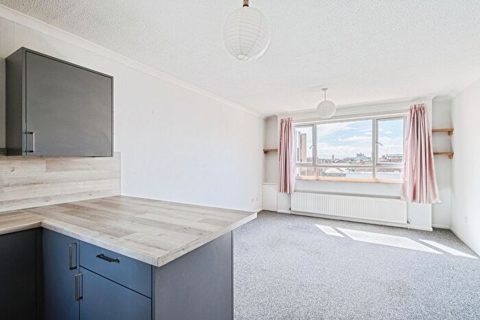 2 Bedroom Flat For Sale In Weston Lodge, Bristol Road Lower, Weston-Super-Mare, Somerset, BS23