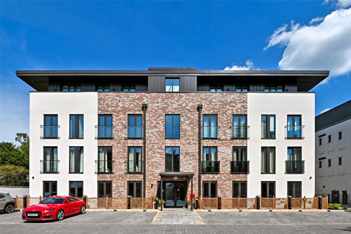 3 Bedroom Apartment To Rent In Parabola Road, Cheltenham, Gloucestershire, GL50