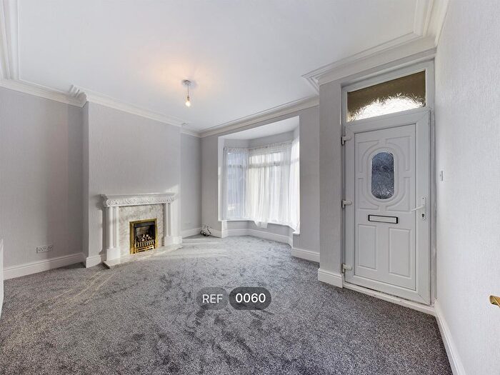 3 Bedroom End Of Terrace House To Rent In Perth Street, HU5