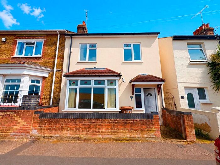 3 Bedroom Terraced House To Rent In Gordon Road, Gillingham, ME7