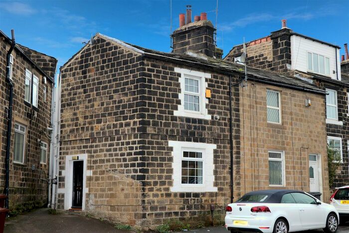 2 Bedroom End Of Terrace House To Rent In Lister Hill, Leeds, West Yorkshire, Uk, LS18