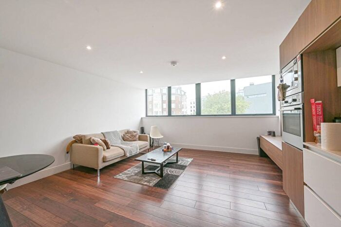 1 Bedroom Flat To Rent In Finchley Road, South Hampstead, London, NW3