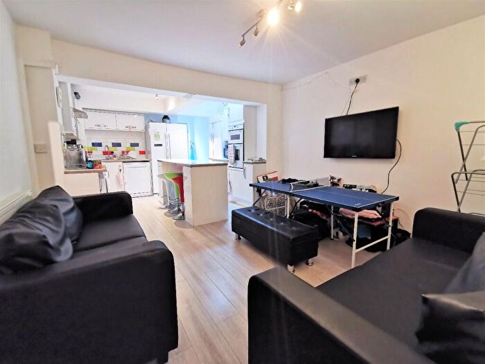 6 Bedroom Terraced House To Rent In Teignmouth Road, Selly Oak, Birmingham, B29