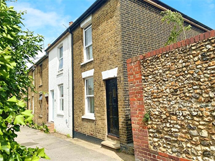 2 Bedroom End Of Terrace House To Rent In Dorset Place, Faversham, Kent, ME13