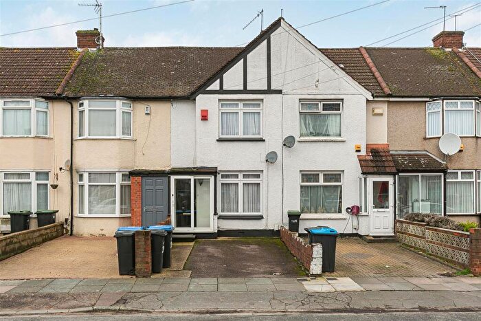 2 Bedroom House For Sale In Greenwood Avenue, Enfield, EN3