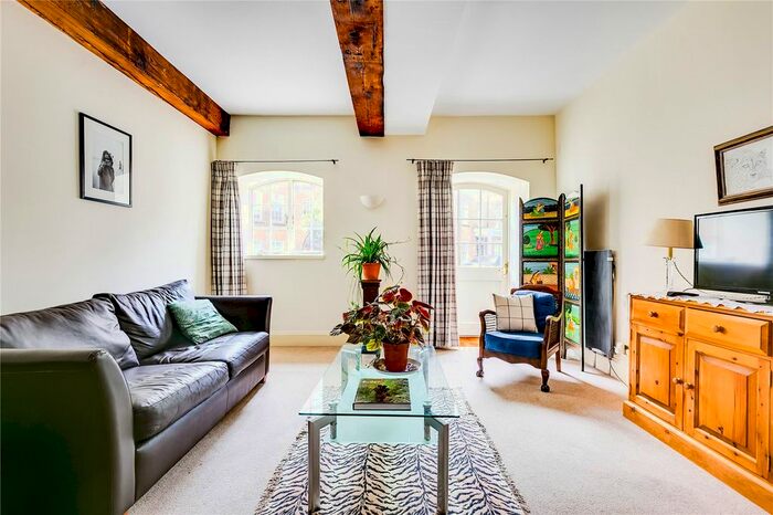 1 Bedroom Flat To Rent In The Vat House, Regents Bridge Gardens, SW8