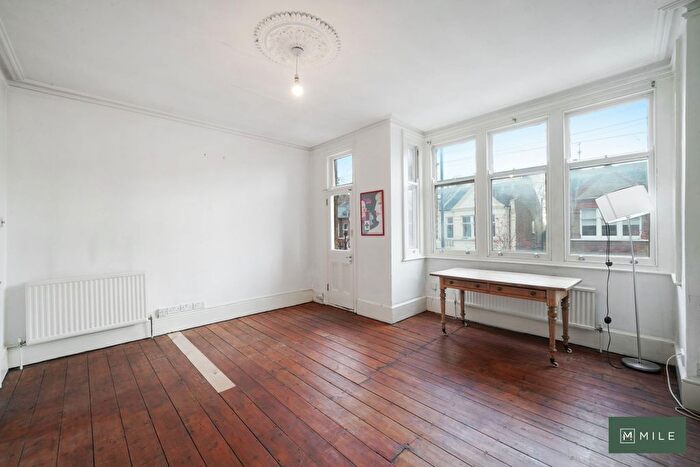 2 Bedroom Flat To Rent In Clifford Gardens, London, NW10