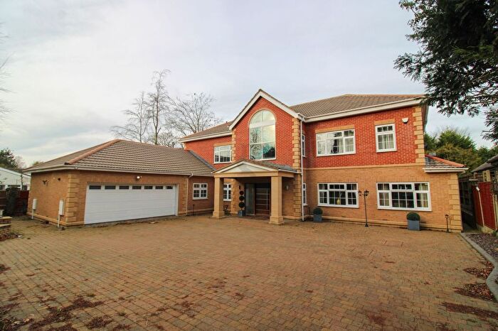 4 Bedroom Detached House To Rent In Manor Road, Oadby, Oadby, Leicester, LE2