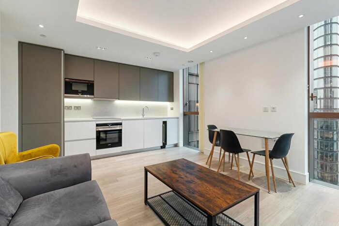 2 Bedroom Apartment To Rent In Carrara Tower, Bollinder Place London, EC1V