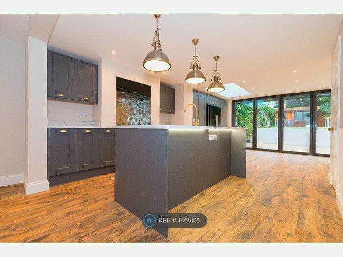 4 Bedroom Semi-Detached House To Rent In Brownlow Road, London, E8