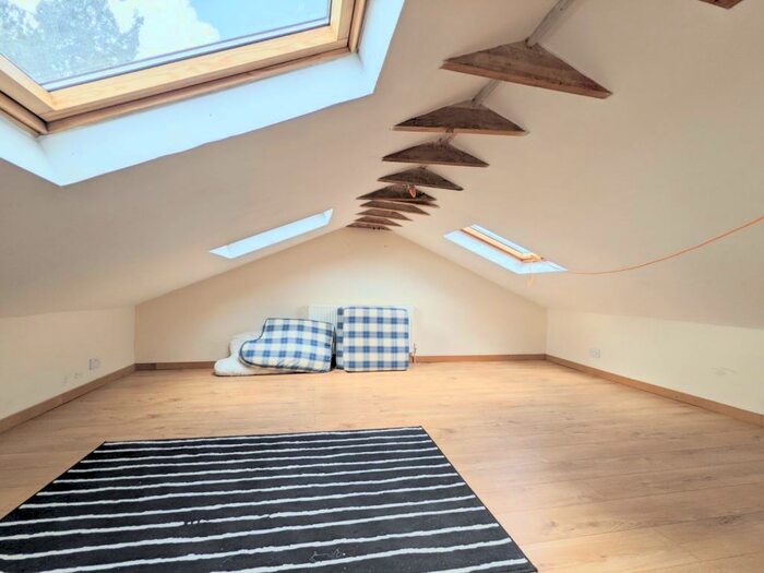 1 Bedroom Flat To Rent In Abbots Park, St. Albans, Hertfordshire, AL1