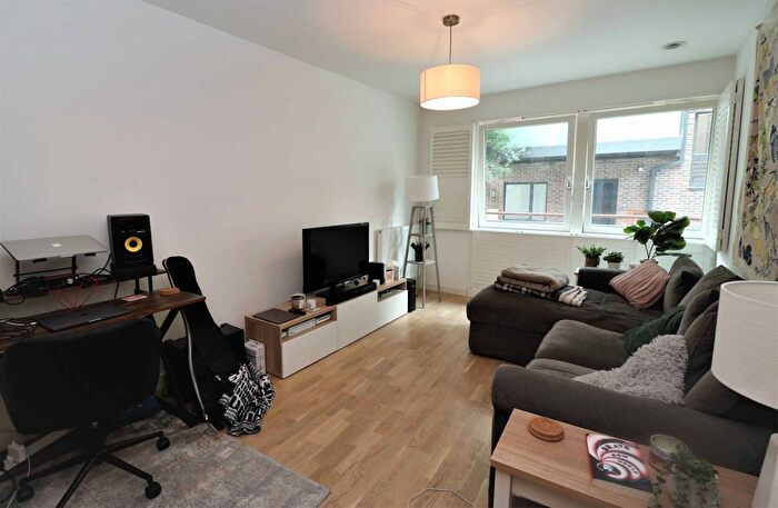 1 Bedroom Flat To Rent In Charles Street, London, N19