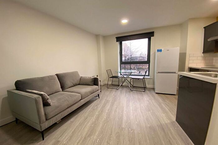 Studio To Rent In West One Reflect, City Centre, S1