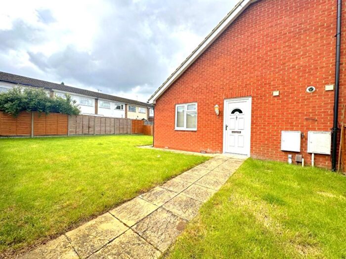 1 Bedroom Cluster House To Rent In Icknield Road, Luton, LU3
