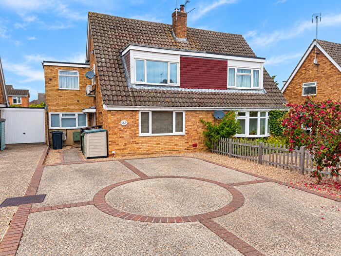 4 Bedroom Semi-Detached House For Sale In Staplehurst, Kent, TN12