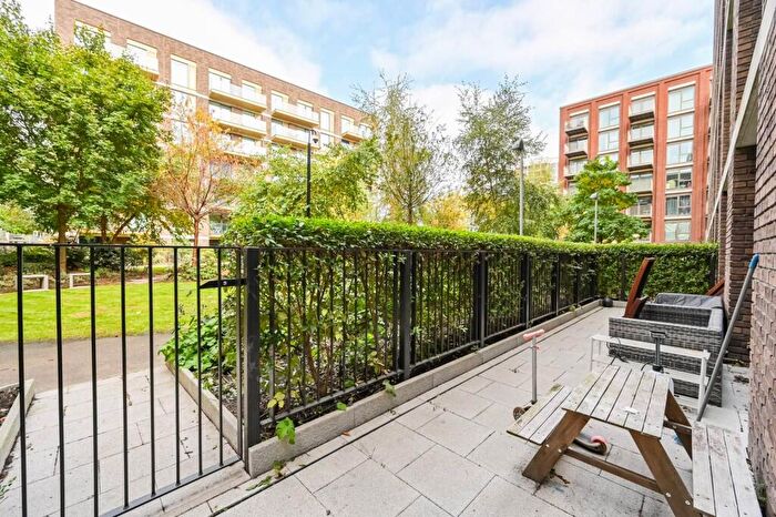 2 Bedroom Flat To Rent In John Cabot House, , Royal Docks, London, E16