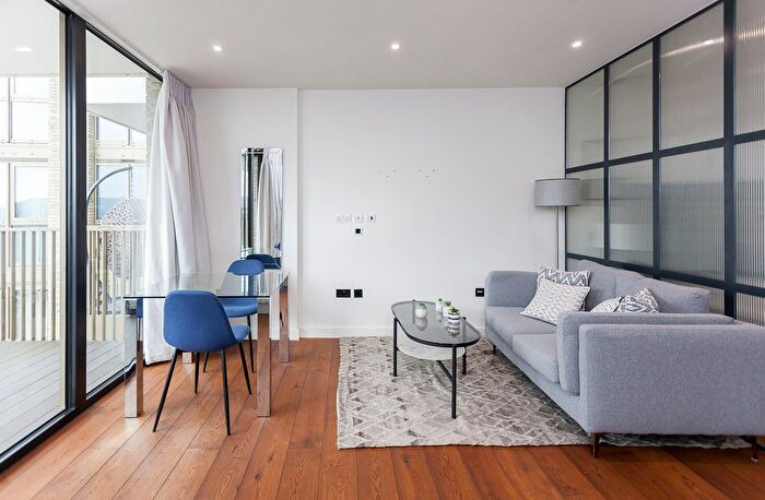 Studio To Rent In London Dock, Wapping, E1W