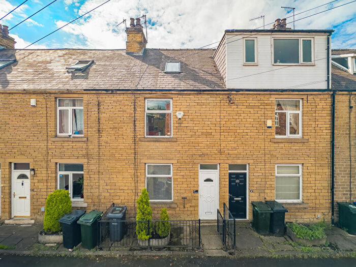 3 Bedroom Terraced House For Sale In Dockfield Road, Shipley, BD17