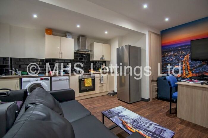 Studio To Rent In B Royal Park Terrace, Leeds, LS6