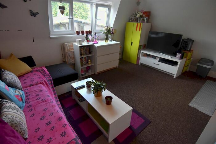 1 Bedroom Flat To Rent In Stokes Croft, Bristol, BS1