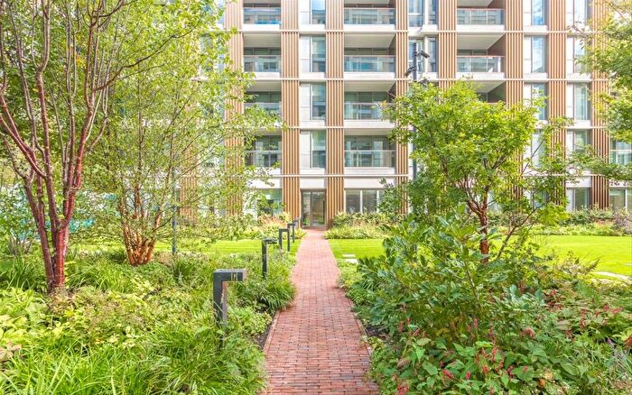 2 Bedroom Flat To Rent In Palmer Road, Prince Of Wales Drive, SW11