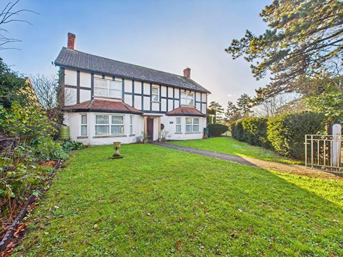 6 Bedroom Detached House For Sale In Station Path, Somerton, TA11