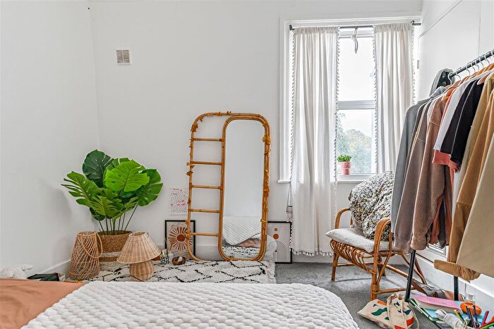 2 Bedroom Flat To Rent In Coningsby Road, Ealing, W5