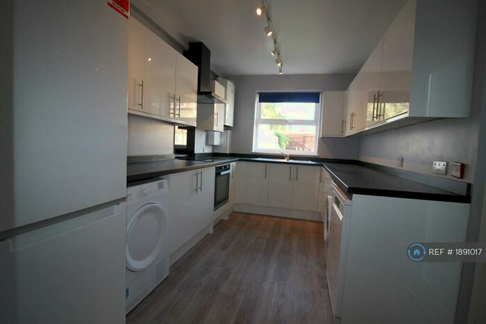 4 Bedroom Terraced House To Rent In Portswood Road, Southampton, SO17