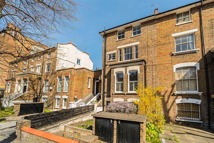3 Bedroom Flat For Sale In Coningham Road, Shepherds Bush, W12