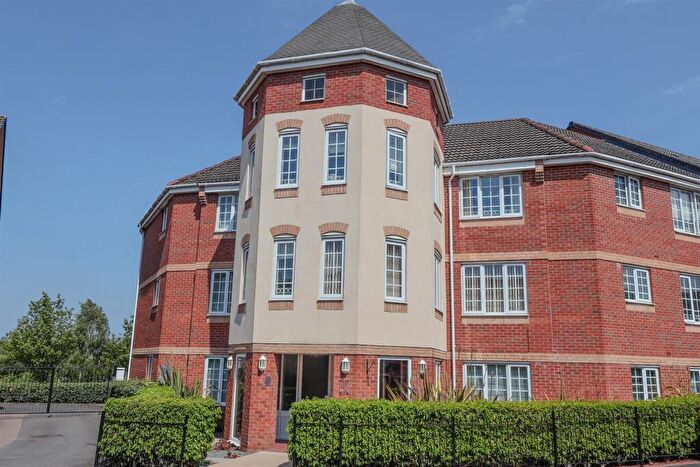 2 Bedroom Flat For Sale In Kingswell Avenue, Arnold, Nottingham, NG5