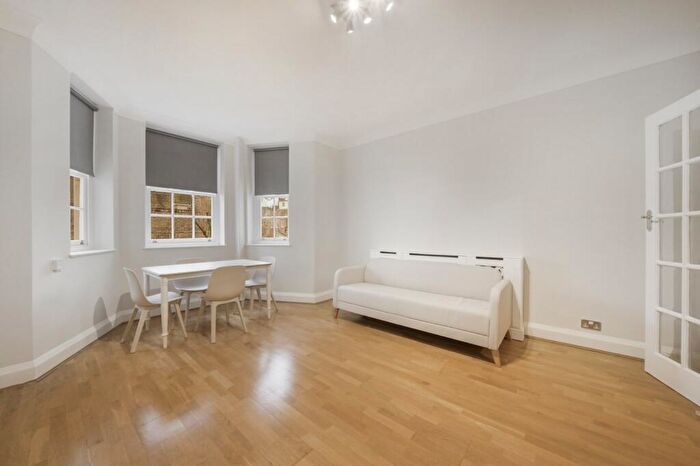 2 Bedroom Flat To Rent In Adelaide Court, Abbey Road, NW8