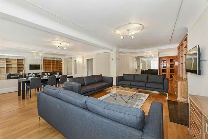 4 Bedroom Apartment To Rent In Park Road, London, NW8