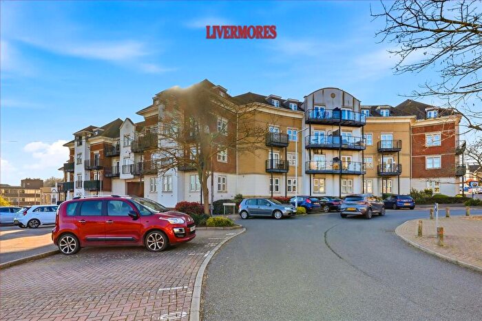 2 Bedroom Apartment For Sale In Crawford Avenue, Dartford, DA1