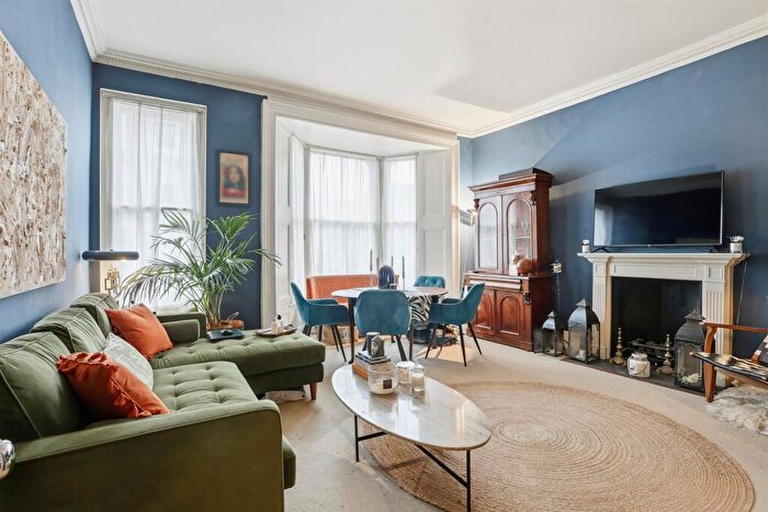 1 Bedroom Flat To Rent In Lamont Road, Chelsea, SW10